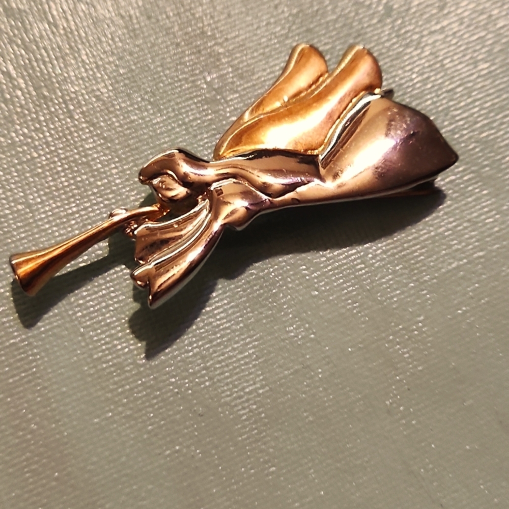 Gold & Silver Horn Blower